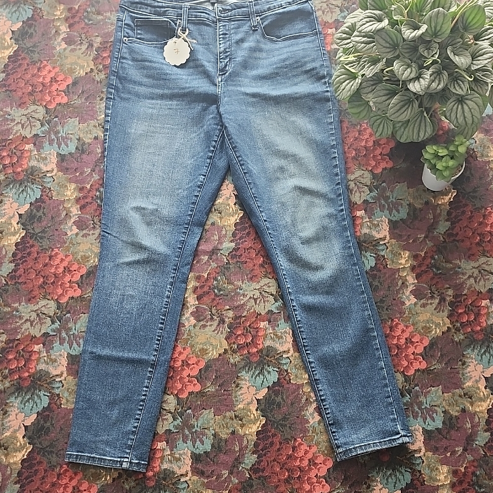 Universal Thread Light Blue Skinny Jeans